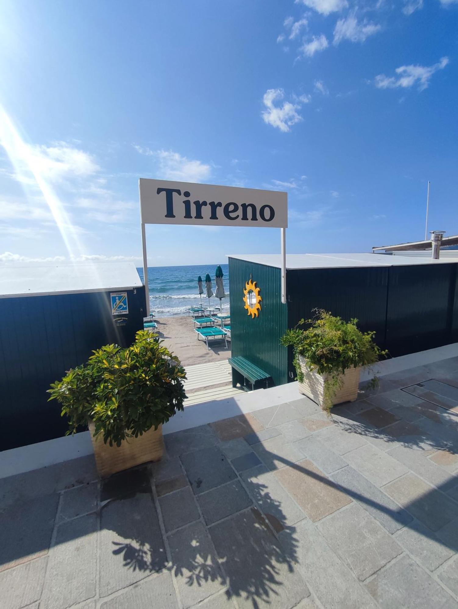 Hotel Tirreno Alassio Exterior foto